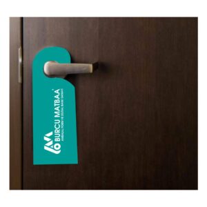 Otel için kapı askı broşür baskısı